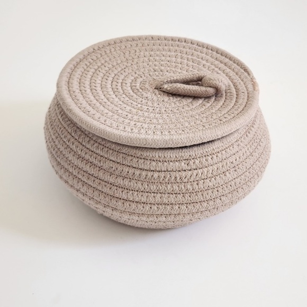 Small Round Woven‎ Cotton Rope Storage Basket with Lid 7 inch